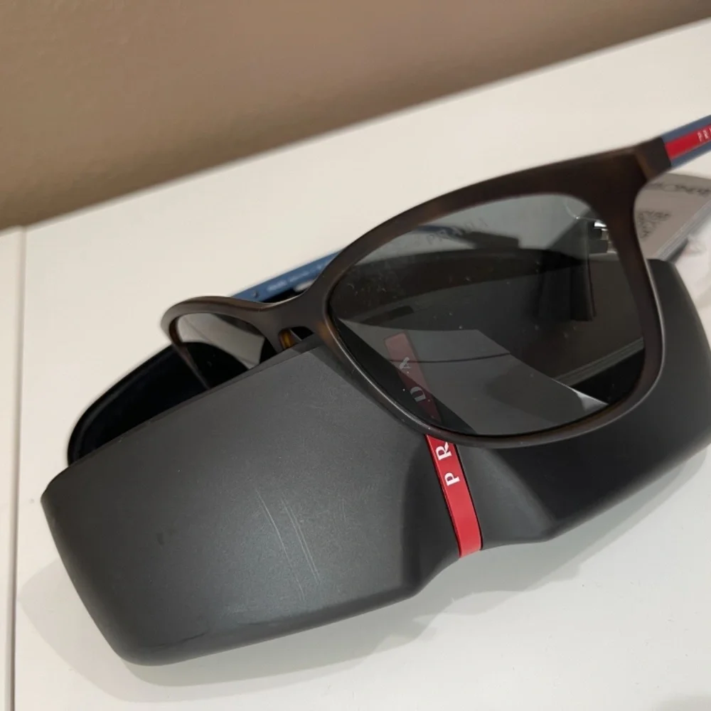 Sunglasses - Picture 6 of 6
